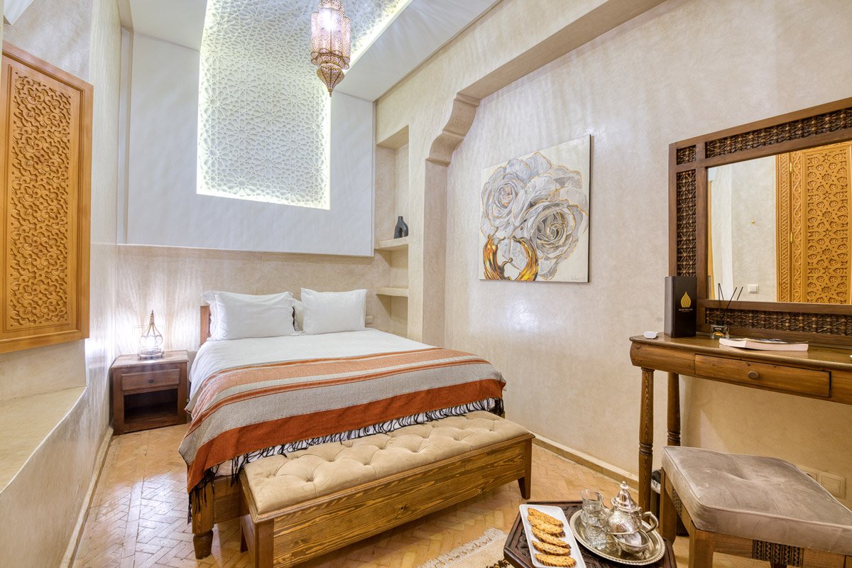 feature-img-deluxe-room01